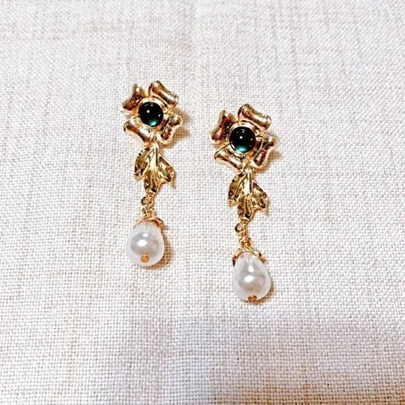 Gold flower dangle earrings N175 - Picture 7 of 7